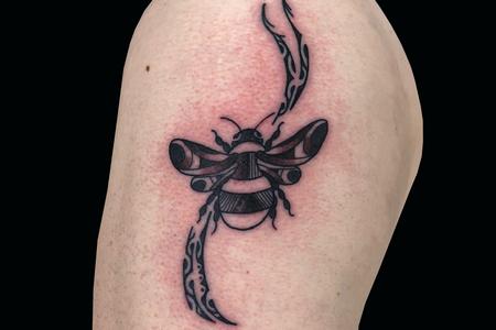 Tattoos - Polynesian Bee - 137931